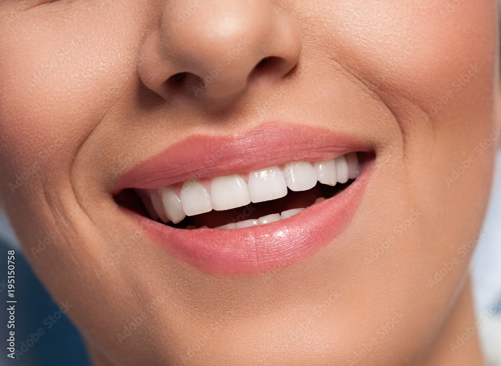 Naklejka premium Close up of beautiful healthy smile