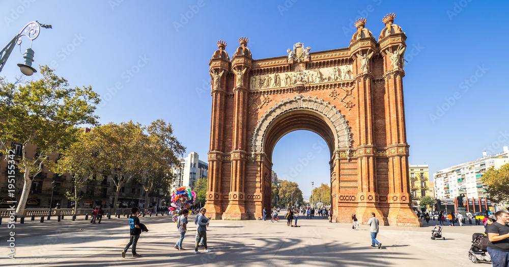 Arco del triunfo in Barcelona downtown