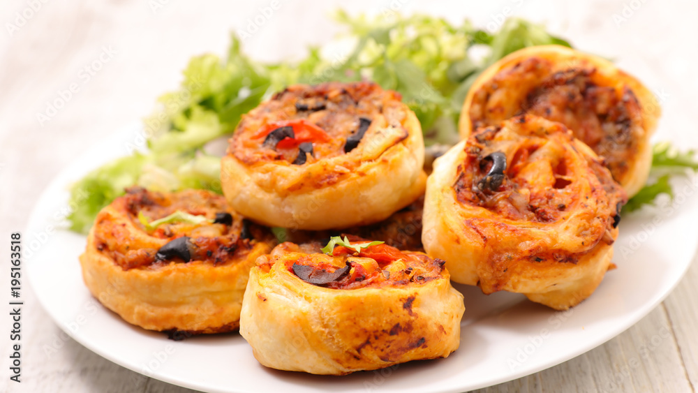 homemade pizza roll, appetizer homemade pizza roll, appetizer