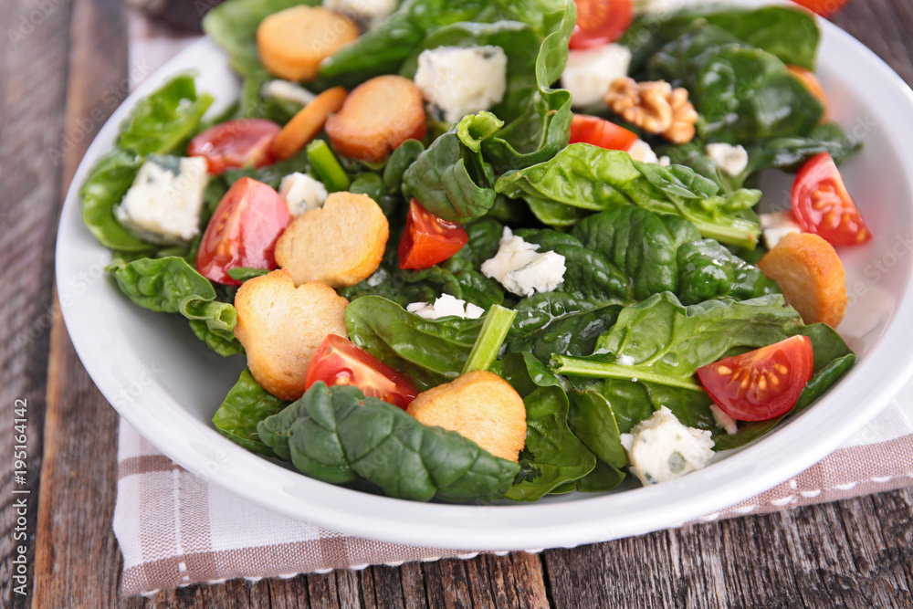 spinach salad with vegetable spinach salad with vegetable