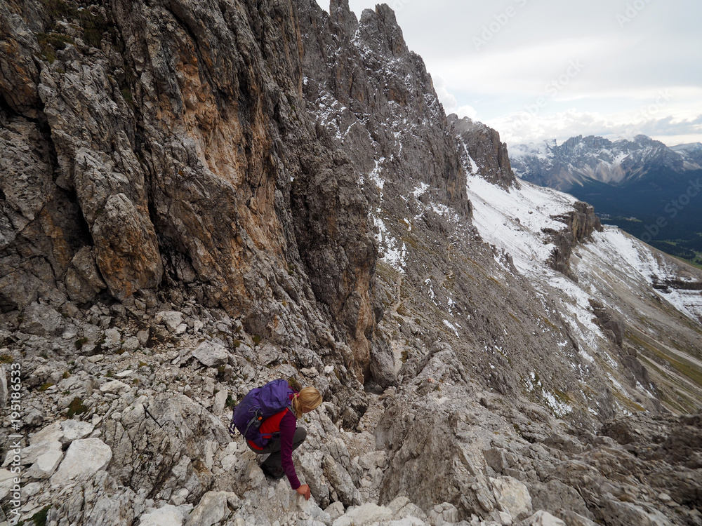 Der schwierige Wanderweg in den Dolomiten