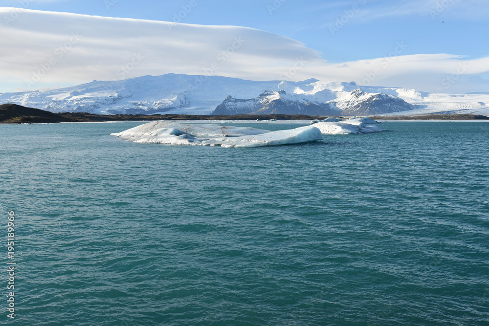 Iceland Jokulsarlon glacier lake and Diamond beach Vatnajokull アイスランド ヴァトナヨークトル ヨークルスアゥルロゥン ヨークルサルロン氷河湖 ダイアモンドビーチ Iceland Jokulsarlon glacier lake and Diamond beach Vatnajokull アイスランド ヴァトナヨークトル ヨークルスアゥルロゥン ヨークルサルロン氷河湖 ダイアモンドビーチ
