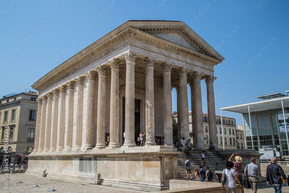 Altstadt und Sehenswürdigkeiten von Nimes, Frankreich Altstadt und Sehenswürdigkeiten von Nimes, Frankreich