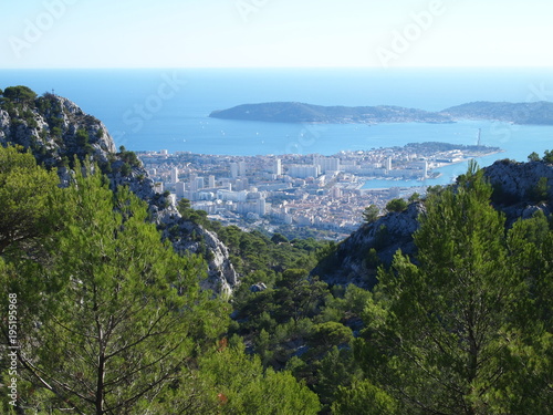Vue de TOULON depuis le MONT FARON