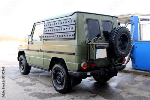 Geländewagen Oldtimer in olive photo