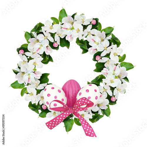 Round wreath with apple tre...