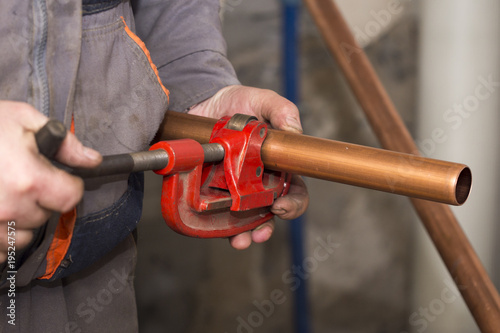 copper pipes cutting