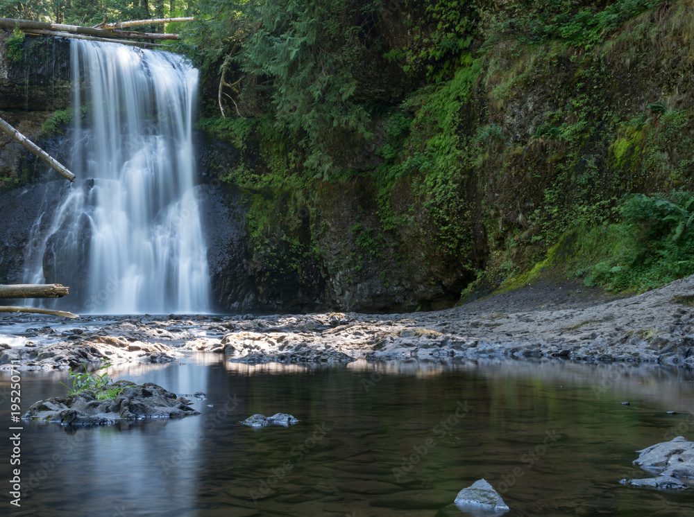 Obraz premium Upper North Falls and Pool