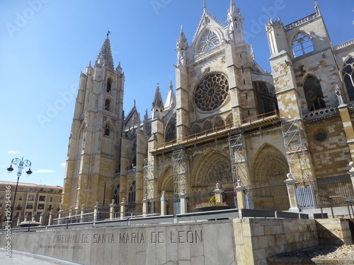 León, capital de la provincia de León, es una ciudad del noroeste de España  photo