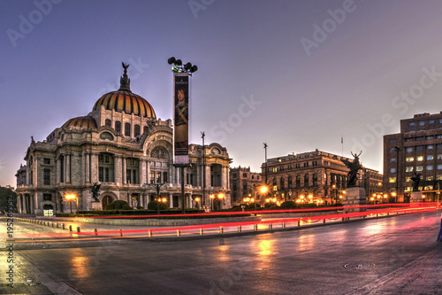 Canvastavla Bellas Artes