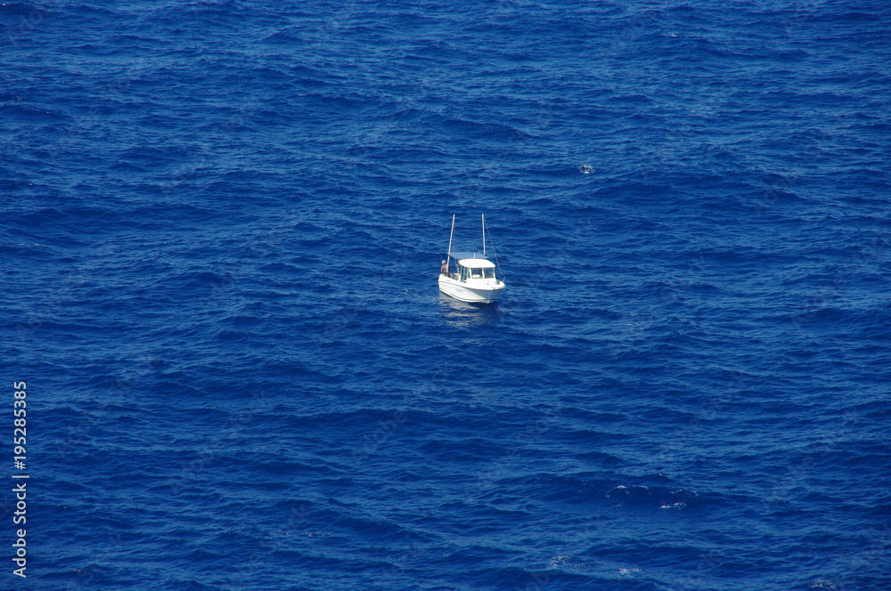 Obraz premium Le petit bateau de pêche