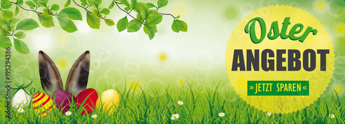 Osterangebot Banner - Grüner Park mit Ostereiern und einem Hasen im Gras