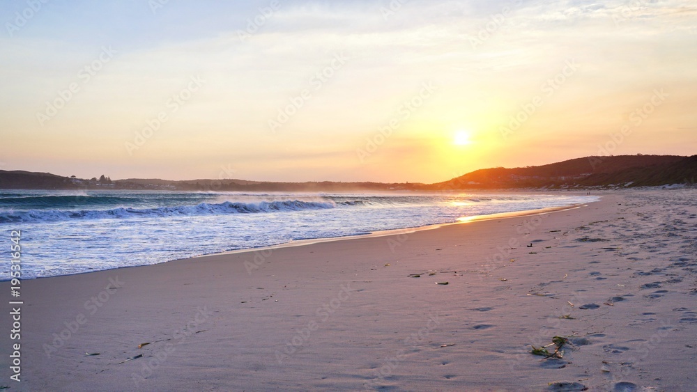 Sonnenuntergang am Strand von Nelson Bay in Australien