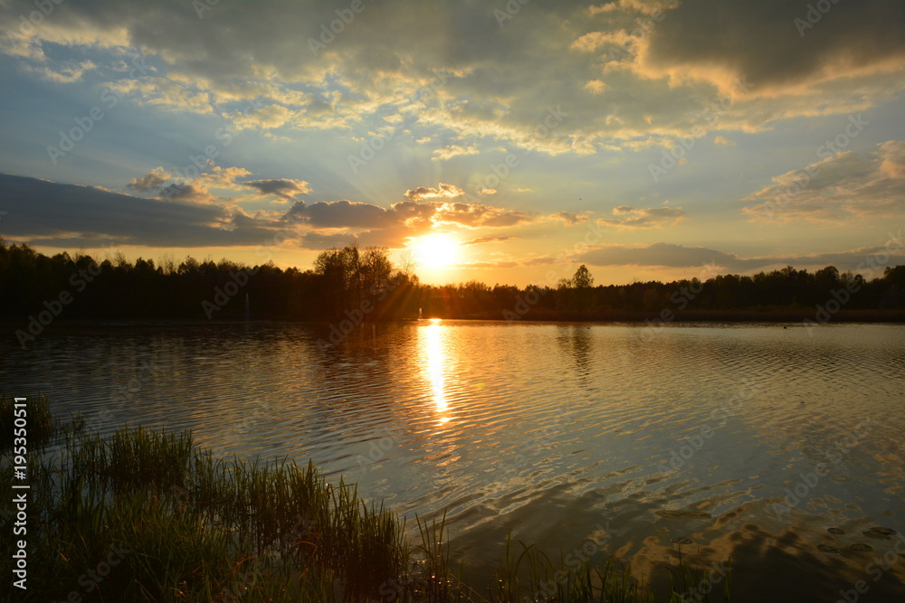 Zachód nad zalewem Paprocany (Tychy)