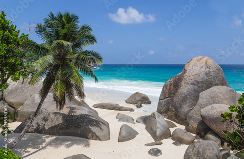 Fototapeta Naklejka Na Ścianę i Meble -  Carana Beach Sandstrand auf Mahe Seychellen