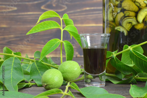 Green walnut liqueur