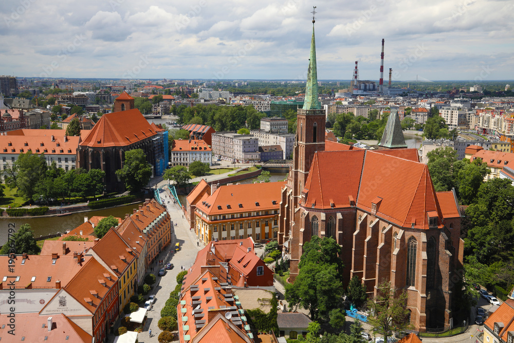 Obraz Aerial view of Old Town and Ostrow Tumski with church of the Holy Cross and St. Bartholomew in Wroclaw, Poland