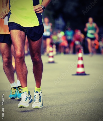 athletes run the marathon with vintage effect © ChiccoDodiFC