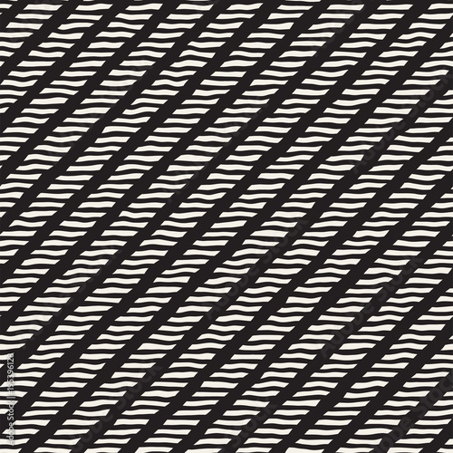 Hand drawn lines seamless pattern. Abstract geometric tiling background. Freehand black and white texture.