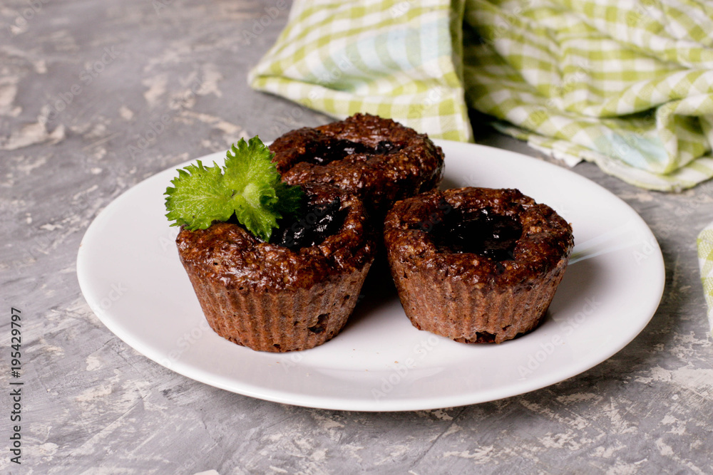 Chocolate muffins with crispy top Chocolate muffins with crispy top