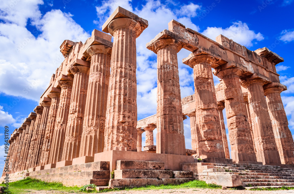 Obraz premium Selinunte temple in Sicily, Italy