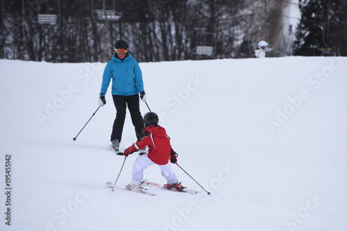 sci sciare sport invernale tuta sci casco sci maestro sci 
