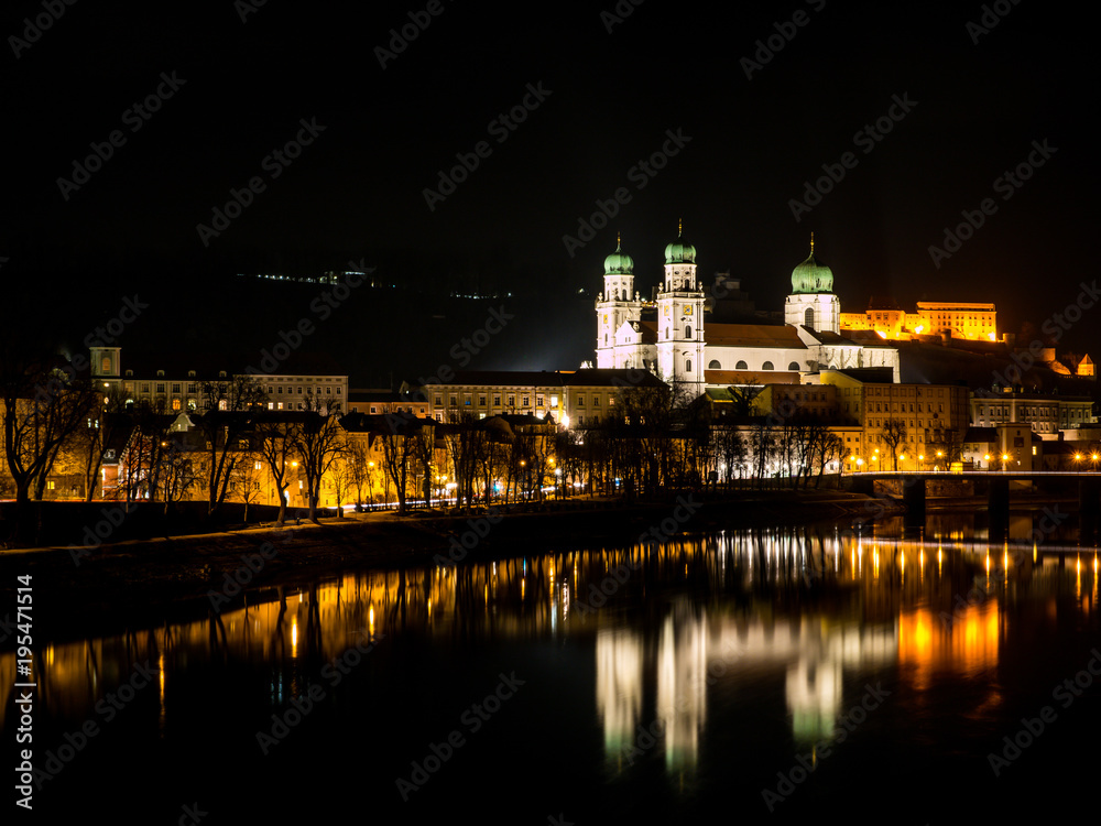 Dom von Passau bei Nacht