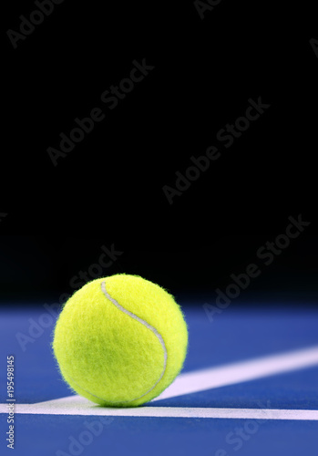 .tennis ball on a tennis court © Mikael Damkier