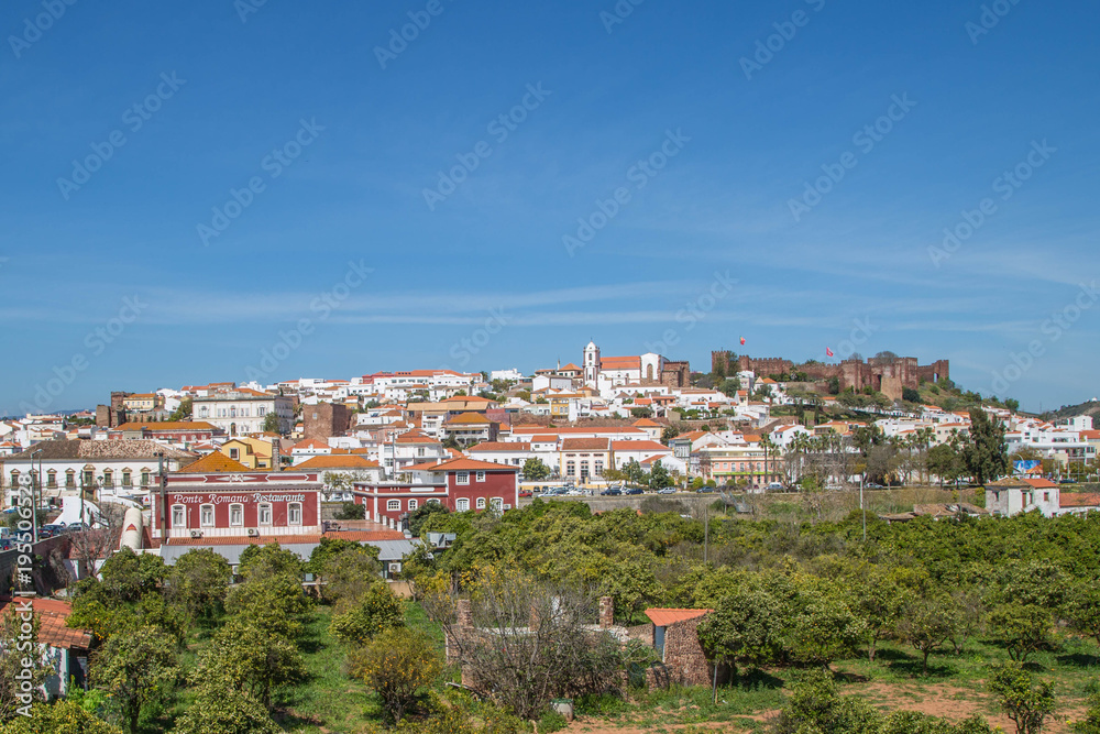 Panorama und Sehenswürdigkeiten von Silves, Portugal