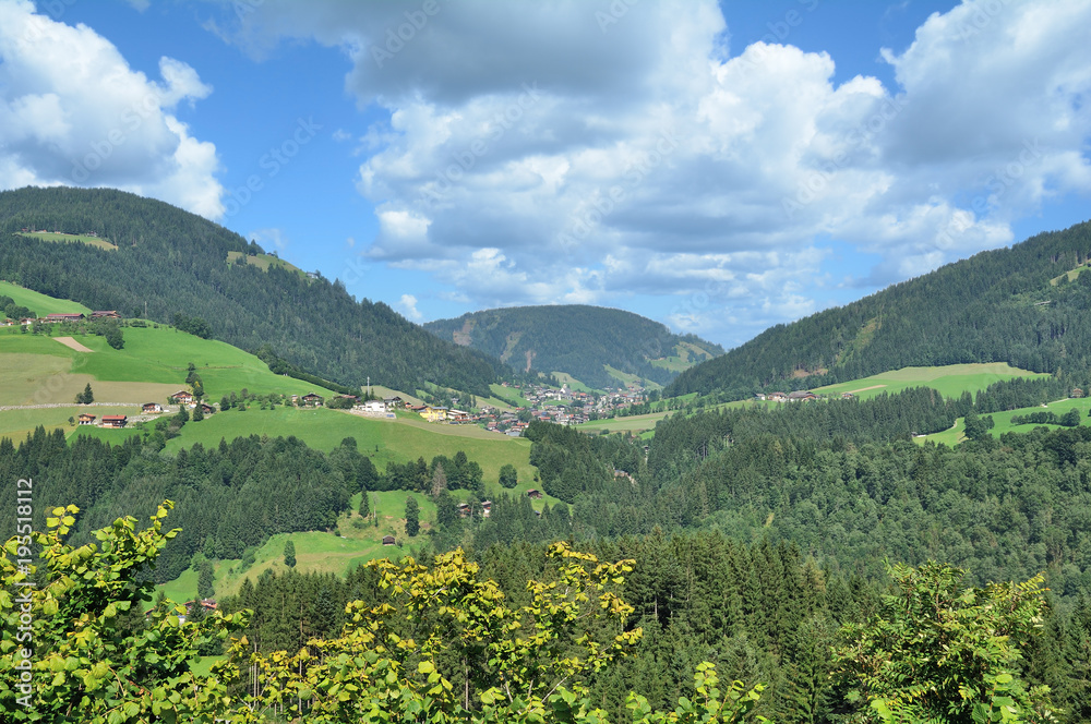 Blick in die Wildschönau mit dem Urlaubsort Oberau,Tirol,Österreich