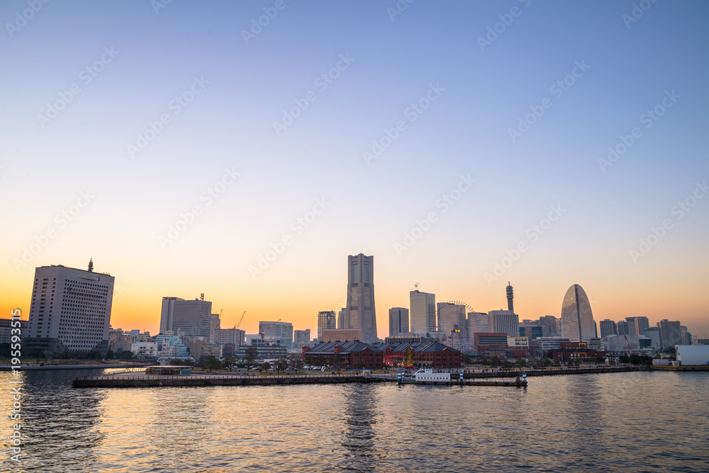 横浜みなとみらい冬の夕焼けと都市風景１５