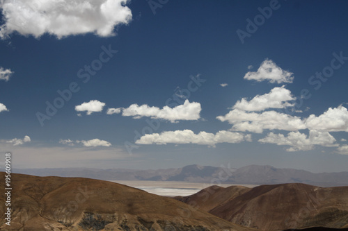 droga do salinas grandes w argentynie wiodąca przez andy