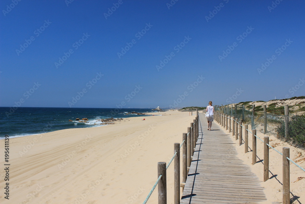 Obraz premium spacer po plaży Porto