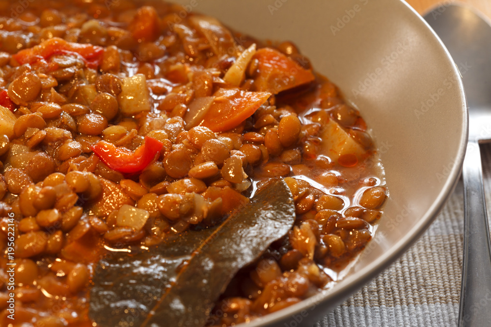 Plato de lentejas macro