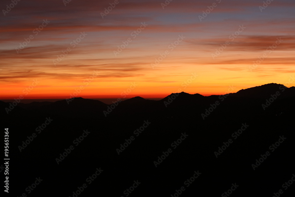 Sonnenuntergang mit Blick auf die Küste Sonnenuntergang mit Blick auf die Küste