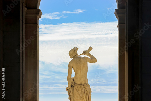 Tableau sur toile statue with blue sky at longchamp palace in Marseille, France
