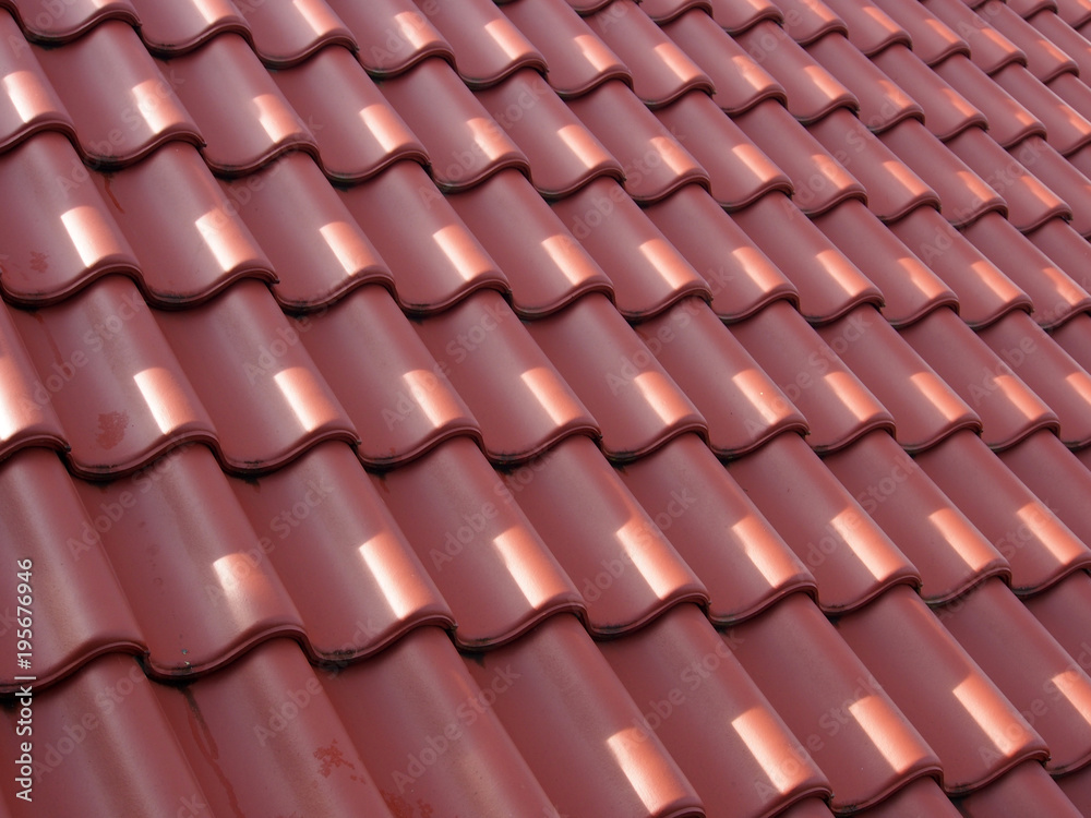 Dachsanierung: Hausdach, Dachpfannen, Dachziegel Dachsanierung: Hausdach, Dachpfannen, Dachziegel