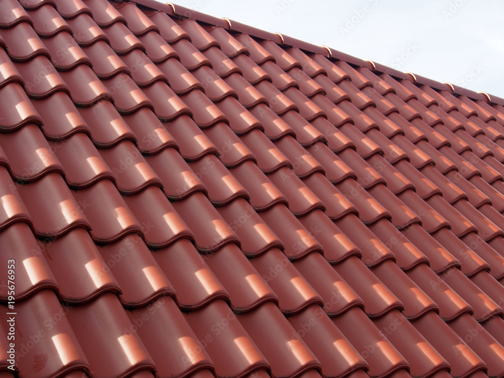 Dachsanierung: Hausdach, Dachpfannen, Dachziegel Dachsanierung: Hausdach, Dachpfannen, Dachziegel