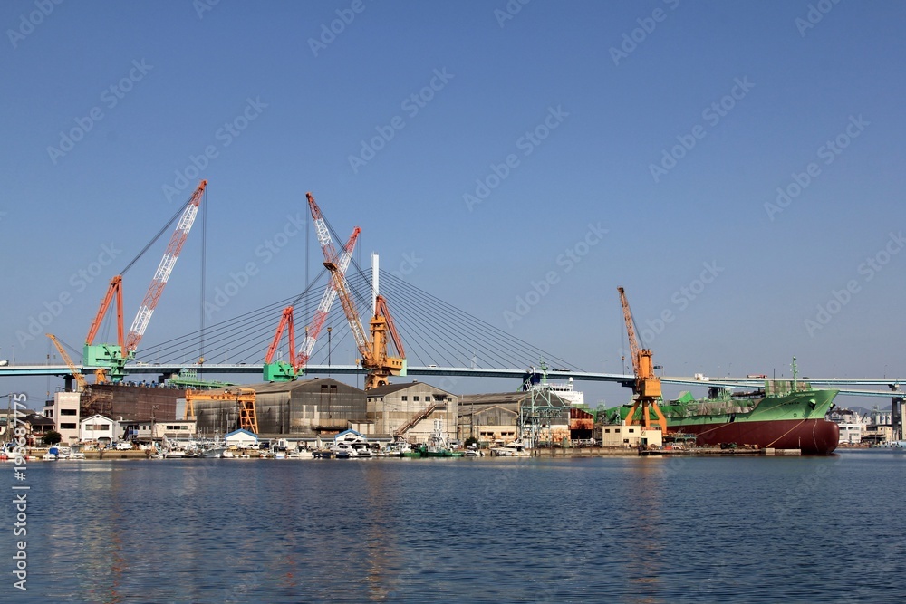 かもめ広場から見た博多湾、