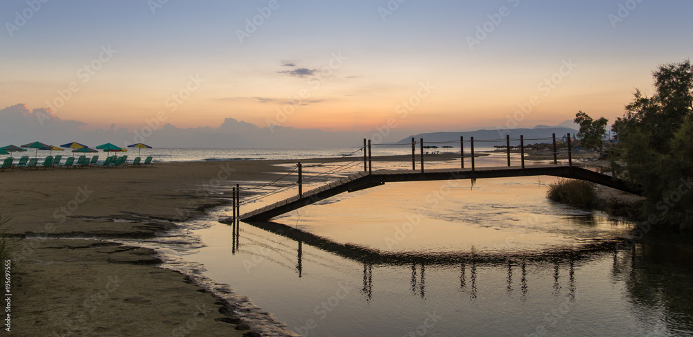 Obraz premium мостик рассвет отражение