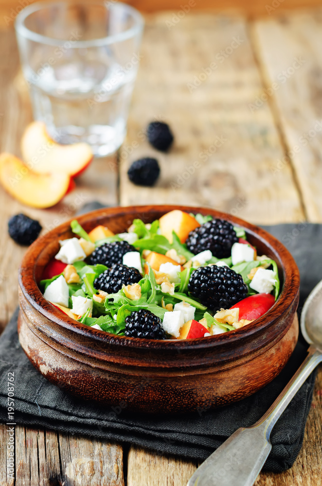 Arugula peach blackberry goat cheese salad Arugula peach blackberry goat cheese salad