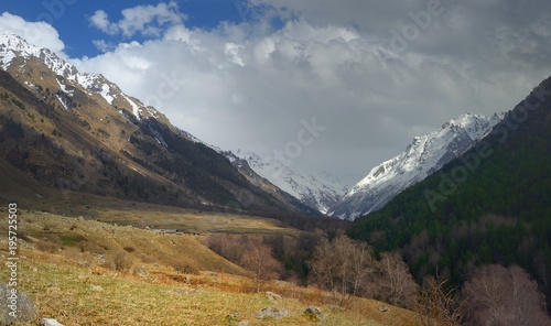 Caucasus valley © jacf5244