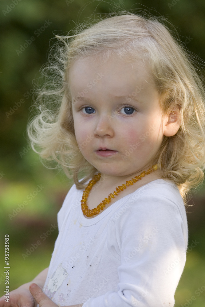 Mädchen im Garten Mädchen im Garten