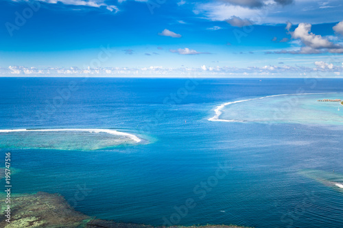 Moorea Island in the French Polynesia. © marabelo