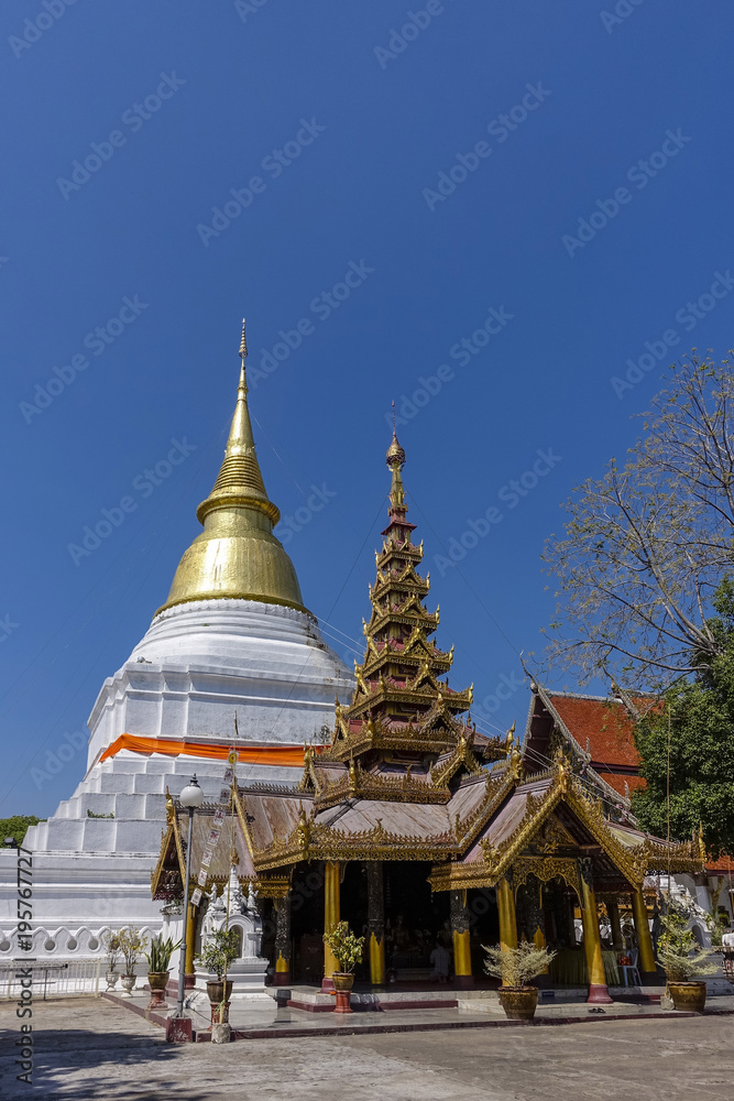 Naklejka premium Temple in Lampang, Thailand