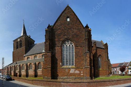 Gotische Dorfkirche in Scherpenheuvel-Zichem