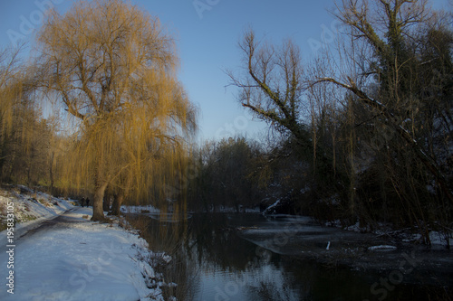Frozen river © Пламен Миков