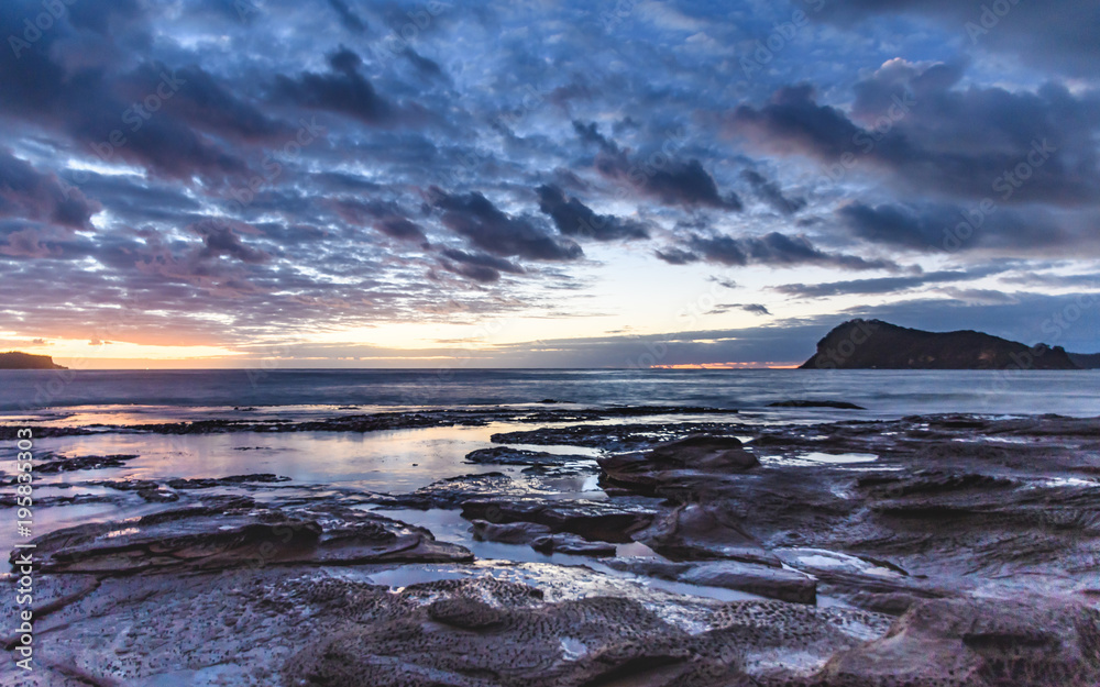 Obraz premium Seascape Cloudy Nightscape