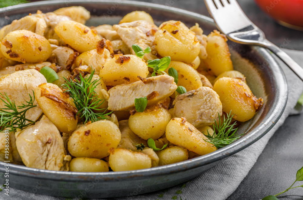 Fried gnocchi chicken curry Fried gnocchi chicken curry