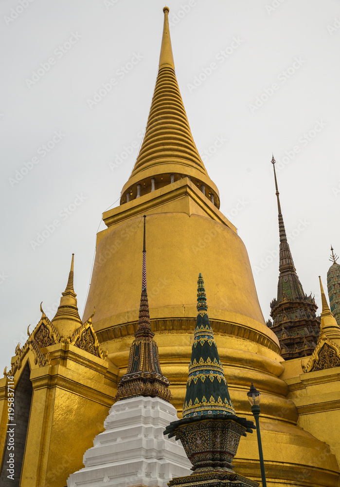 Naklejka premium Phra Siratani Chedi in Bangkok